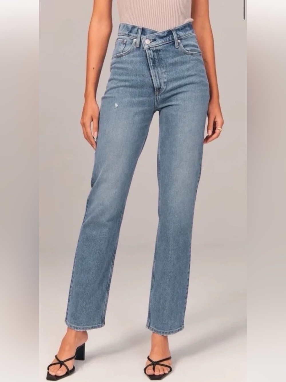 Abercrombie & Fitch The 90’s Straight Ultra High Rise Criss Cross Jeans Size 26